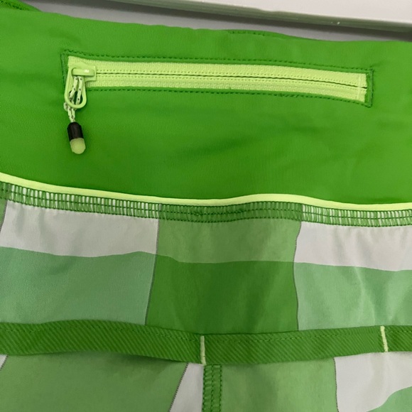 Lululemon Speed Up Short Green and White Plaid - Picture 5 of 6